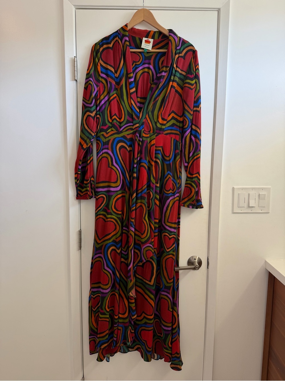 FARM Rio Bold Multicolor Heart Print Maxi Dress - Red - Picture 1 of 6